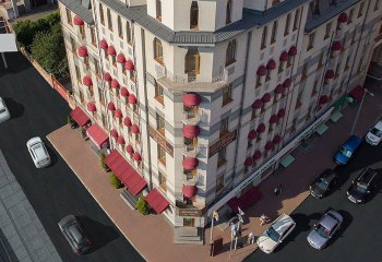 ����� � ���, ����� �����-����� Senator Victory Square 