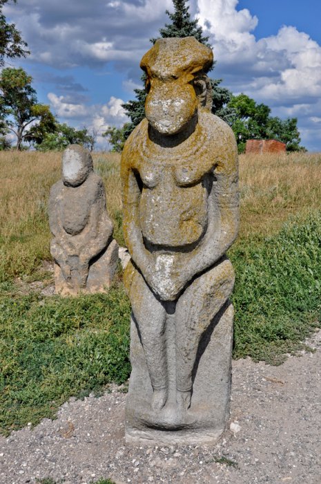 Половецкие каменные бабы (на горе Кременец) в Изюме